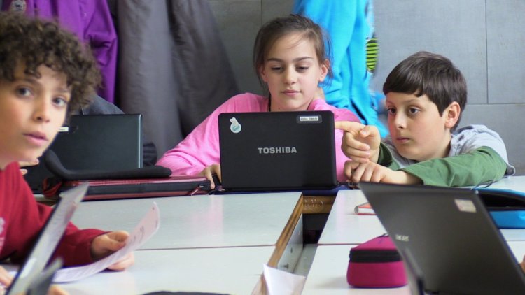 Cambio de paradigma en la educación Cambio de paradigma en la educación