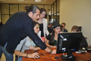 Santiago Tejedor en Taller CONEICC_ Tomado de Voluta (UANL)