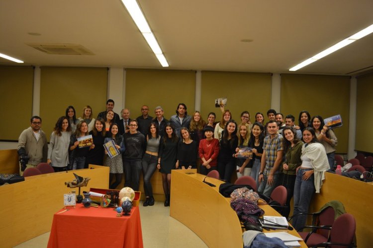 Los alumnos del Máster en Periodismo de Viajes ya conocen el destino de sus viajes