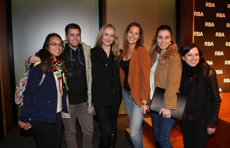 Los alumnos del Máster en Periodismo de Viajes y la “heroína del agua”