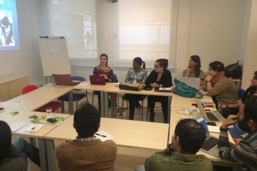 Los alumnos del Máster en Comunicación y Educación presentan los avances de sus proyectos personales. Los alumnos del Máster en Comunicación y Educación presentan los avances de sus proyectos personales.