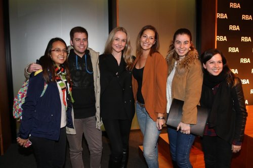 Los alumnos del Máster en Periodismo de Viajes y la “heroína del agua”